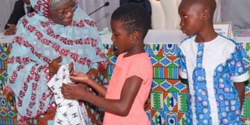 HCRRUN : Poursuivre et amplifier sereinement ce programme de bourses et d&rsquo;aides aux enfants orphelins