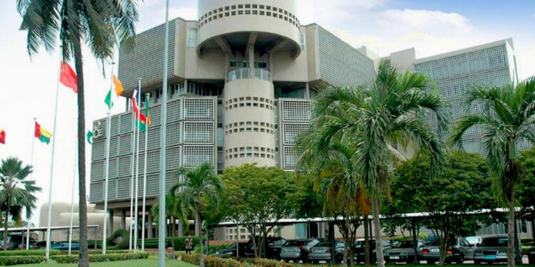 Electrification rurale de 172 localités : 35 890 habitants de plus auront l’électricité, en 1ère année du projet, grâce à la BOAD