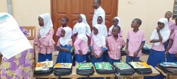 Soutien scolaire : L’association ESSOME offre des bourses et des kits scolaires à l’EPP 13 janvier et à IBN Masoud